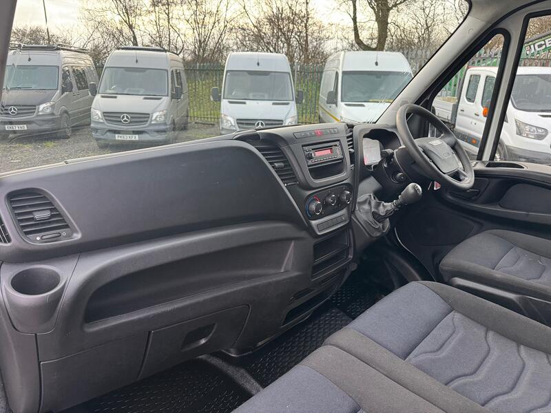 IVECO DAILY  35S14V MWB Van. Euro 6. 12 MTHS MOT.  2019