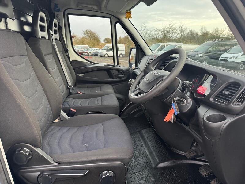 IVECO DAILY  35S14V MWB Van. Euro 6. 12 MTHS MOT.  2019