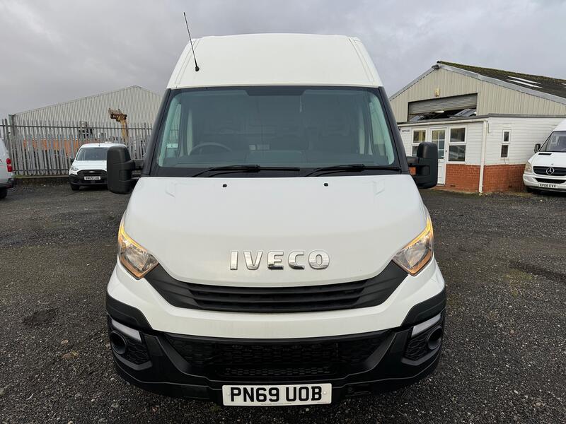 IVECO DAILY  35S14V MWB Van. Euro 6. 12 MTHS MOT.  2019