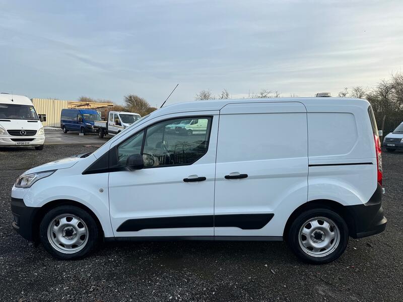 FORD TRANSIT CONNECT 1.5 200 EcoBlue. Less than £29 a week on Finance. DAB. 6 Speed.  2019