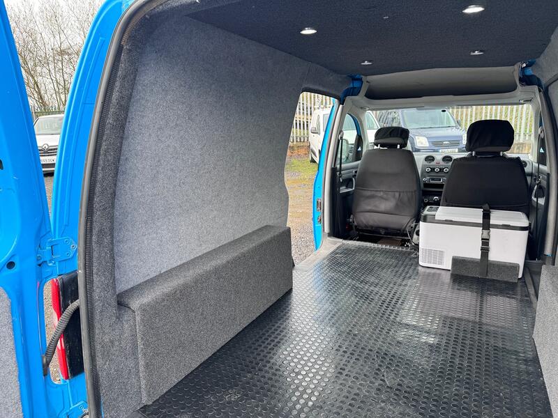 VOLKSWAGEN CADDY 1.6 TDI Maxi Custom Built Van. AC. Solar. Fridge. Power pack.    2015
