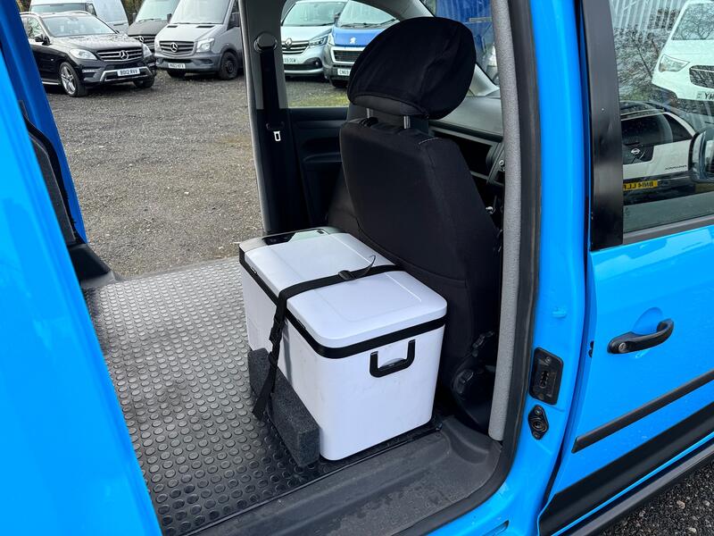 VOLKSWAGEN CADDY MAXI 1.6 TDI Maxi Custom Built Van. AC. Solar. Fridge. Power pack.    2015