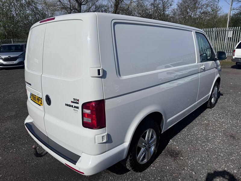 VOLKSWAGEN TRANSPORTER 2.0 TDI T32 BlueMotion Tech Highline 4Motion. NO VAT. 2016