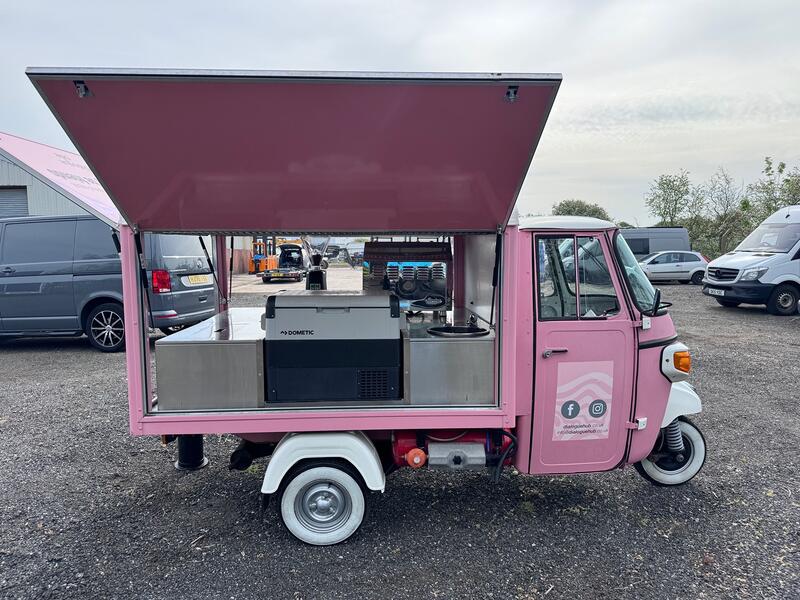 PIAGGIO APE Tuk Tuk. Coffee Van. 400 Classic. Food Truck. Mobile Business. 2018