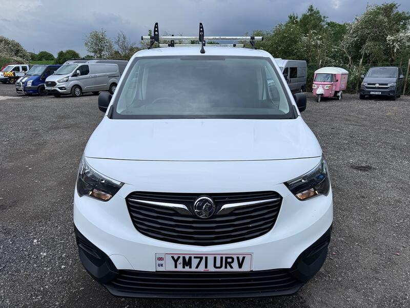 VAUXHALL COMBO 1.5 Turbo D 2000 Dynamic 100hp  DAB. AC. Cruise. 2022