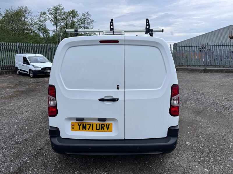 VAUXHALL COMBO 1.5 Turbo D 2000 Dynamic 100hp  DAB. AC. Cruise. 2022