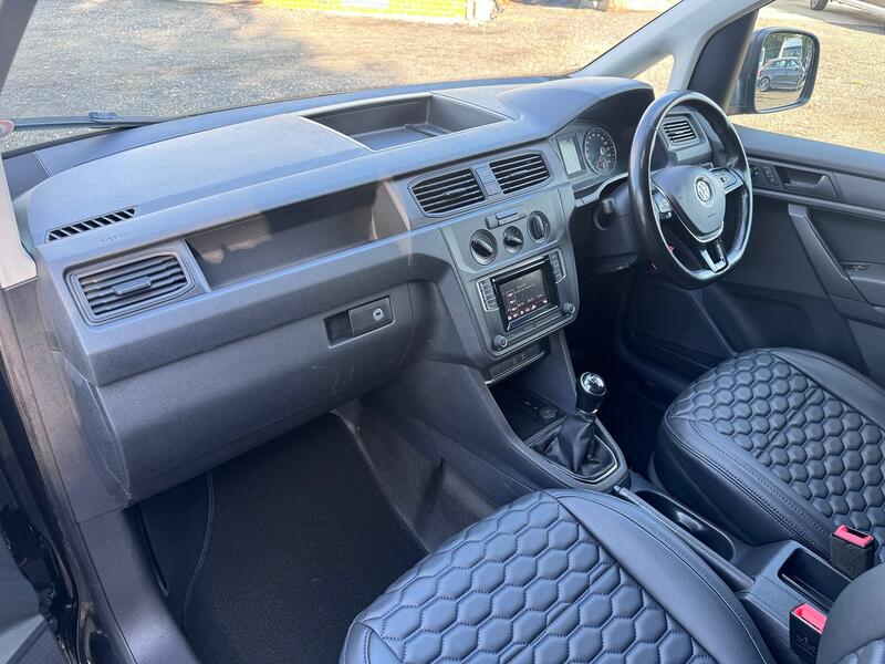 VOLKSWAGEN CADDY MAXI 2.0 TDI With Tailgate. 1 Owner.  2019