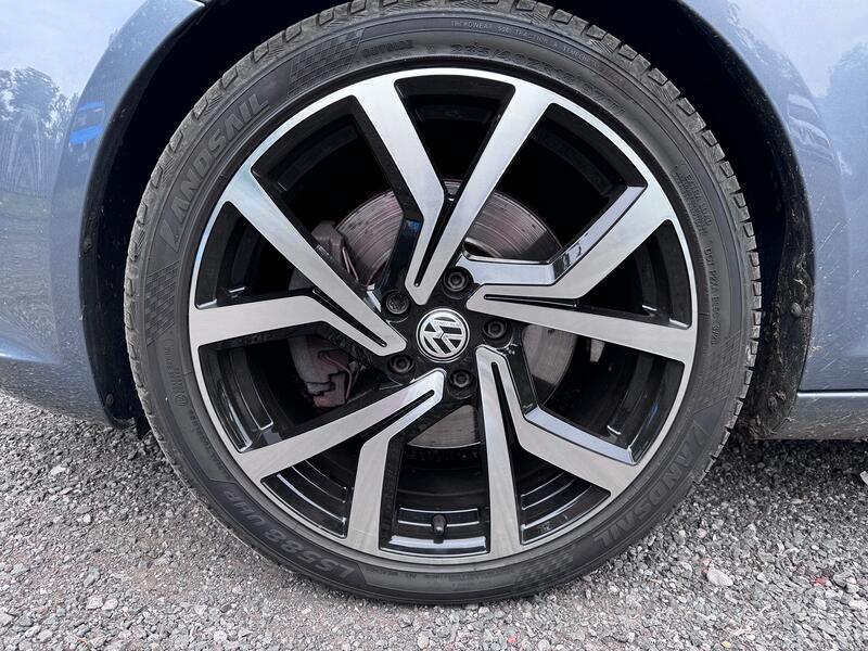 VOLKSWAGEN EOS 2.0 TSI Sport Convertible. Panoramic Roof. Leather. 6SP. Heated Seats. 2009
