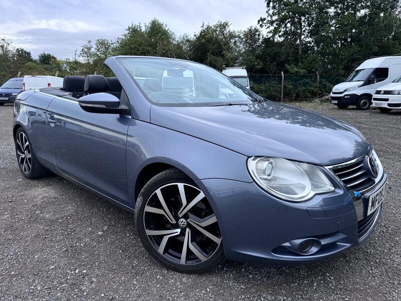 VOLKSWAGEN EOS 2.0 TSI Sport Convertible. Panoramic Roof. Leather. 6SP. Heated Seats. 2009