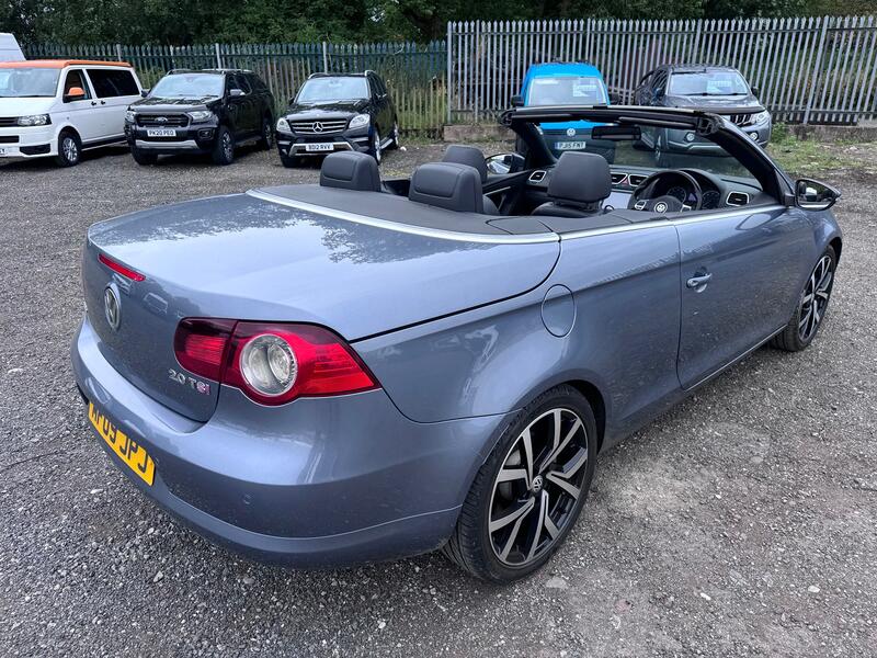VOLKSWAGEN EOS 2.0 TSI Sport Convertible. Panoramic Roof. Leather. 6SP. Heated Seats. 2009