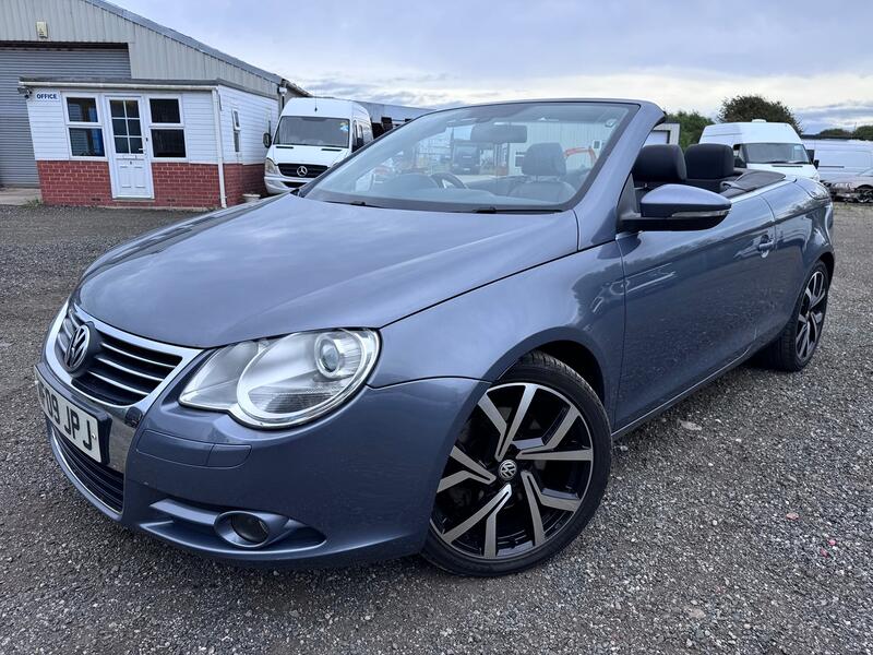 VOLKSWAGEN EOS 2.0 TSI Sport Convertible. Panoramic Roof. Leather. 6SP. Heated Seats. 2009