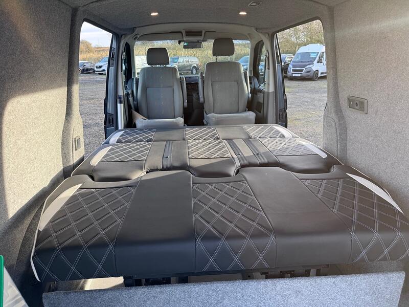 VOLKSWAGEN TRANSPORTER 2.5 TDi Day Van. Campervan. R&R Bed. Electrics. Insulated. 6Speed. 174BHP 2007