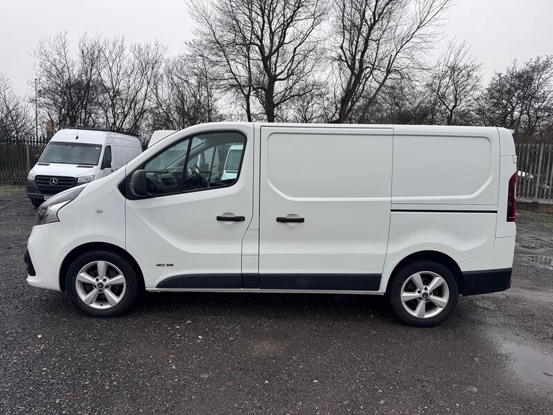 RENAULT TRAFIC 1.6 SL27 dCi 115 Business+. NO VAT. 17