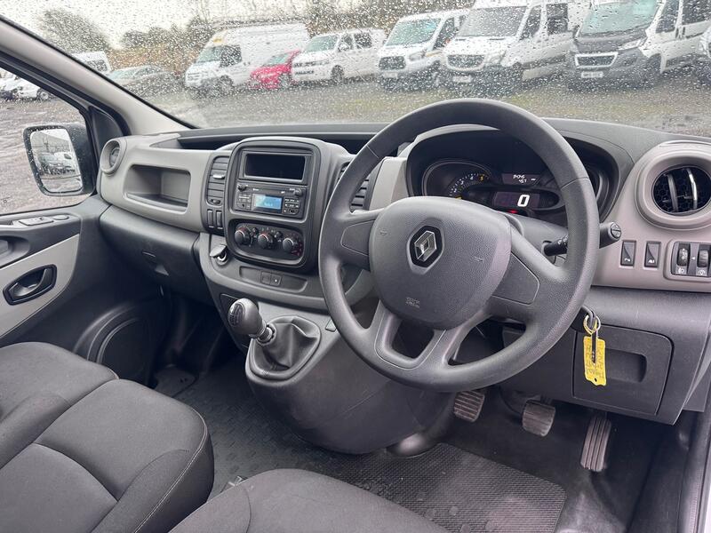 RENAULT TRAFIC 1.6 SL27 dCi 115 Business+. NO VAT. 17