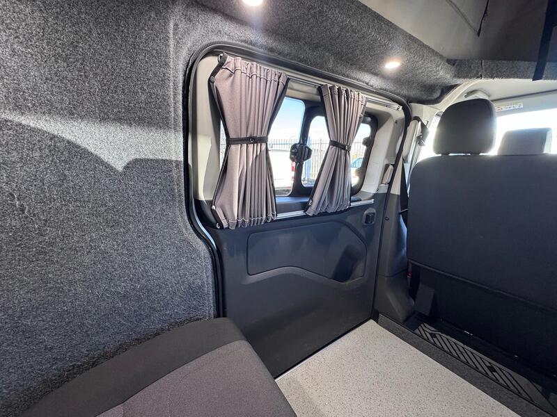 FORD TRANSIT CUSTOM Limited. Pop Top 4 Berth Campervan. Appleplay. Rib Bed. Heated Seats. AC. Diesel Heater ETC 2018