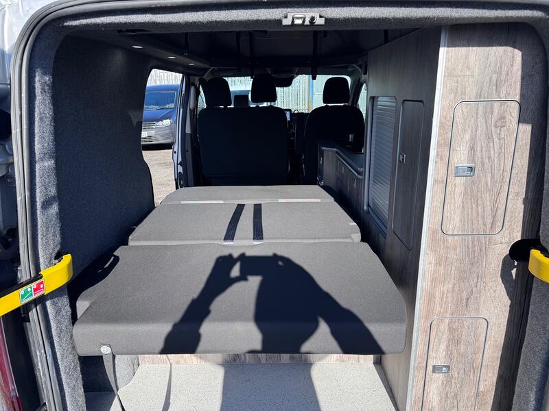 FORD TRANSIT CUSTOM Limited. Pop Top 4 Berth Campervan. Appleplay. Rib Bed. Heated Seats. AC. Diesel Heater ETC 2018