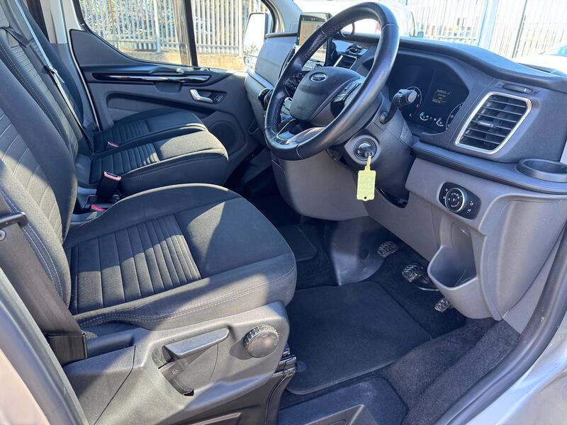 FORD TRANSIT CUSTOM Limited. Pop Top 4 Berth Campervan. Appleplay. Rib Bed. Heated Seats. AC. Diesel Heater ETC 2018