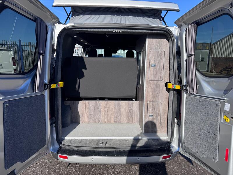 FORD TRANSIT CUSTOM Limited. Pop Top 4 Berth Campervan. Appleplay. Rib Bed. Heated Seats. AC. Diesel Heater ETC 2018