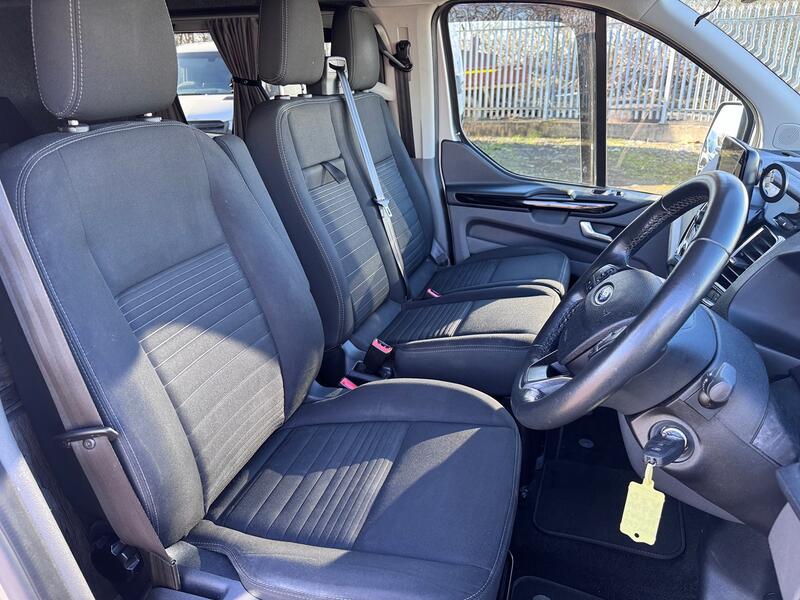 FORD TRANSIT CUSTOM Limited. Pop Top 4 Berth Campervan. Appleplay. Rib Bed. Heated Seats. AC. Diesel Heater ETC 2018