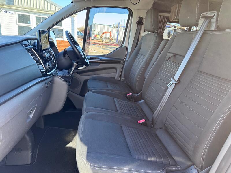 FORD TRANSIT CUSTOM Limited. Pop Top 4 Berth Campervan. Appleplay. Rib Bed. Heated Seats. AC. Diesel Heater ETC 2018