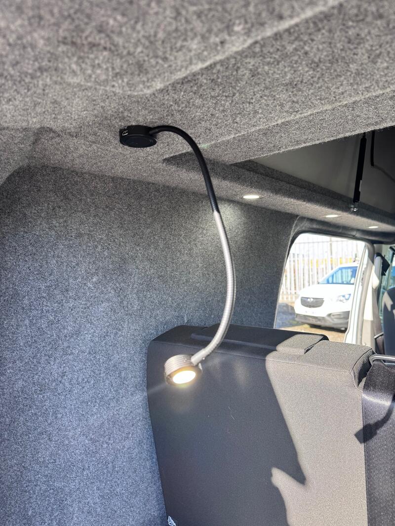 FORD TRANSIT CUSTOM Limited. Pop Top 4 Berth Campervan. Appleplay. Rib Bed. Heated Seats. AC. Diesel Heater ETC 2018