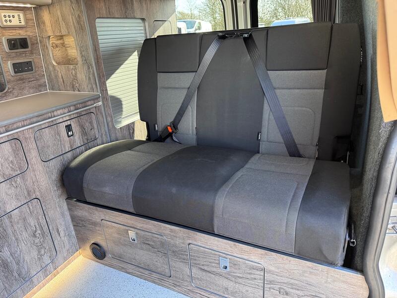 FORD TRANSIT CUSTOM Limited. Pop Top 4 Berth Campervan. Appleplay. Rib Bed. Heated Seats. AC. Diesel Heater ETC 2018