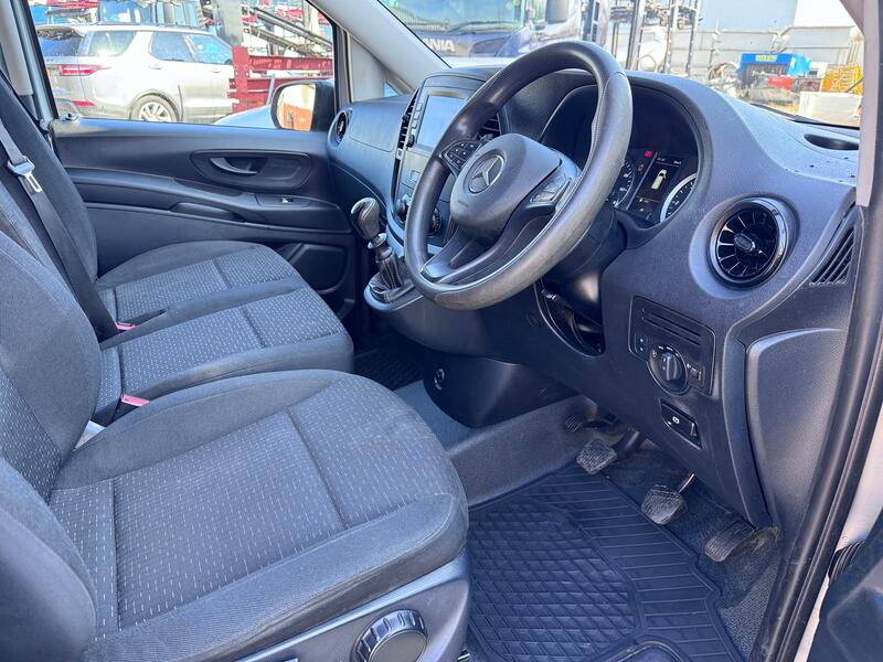 MERCEDES-BENZ VITO 1.7 114 CDI Progressive. Aircon. Cruise. Reverse Cam. FMBSH. 2021