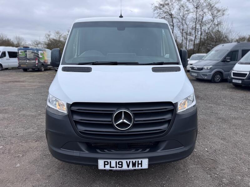 MERCEDES-BENZ SPRINTER 2.1 314 CDI MWB Low Roof Panel Van. Only 60566 Miles. FMBSH.  Appleplay.  NO VAT 2019