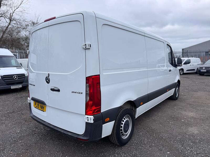 MERCEDES-BENZ SPRINTER 2.1 314 CDI MWB Low Roof Panel Van. Only 60566 Miles. FMBSH.  Appleplay.  NO VAT 2019
