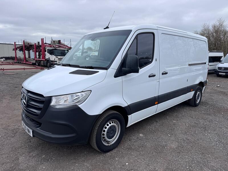 MERCEDES-BENZ SPRINTER 2.1 314 CDI MWB Low Roof Panel Van. Only 60566 Miles. FMBSH.  Appleplay.  NO VAT 2019