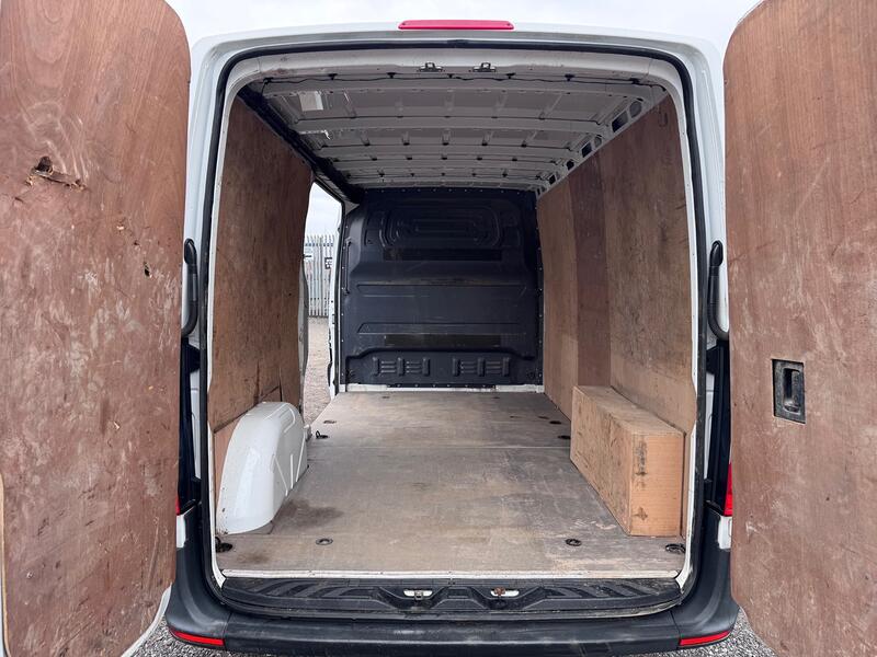 MERCEDES-BENZ SPRINTER 2.1 314 CDI MWB Low Roof Panel Van. Only 60566 Miles. FMBSH.  Appleplay.  NO VAT 2019