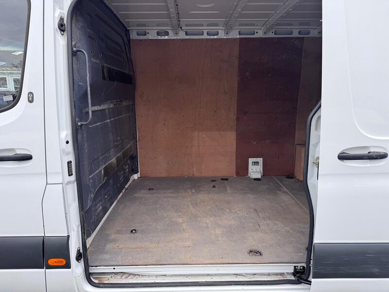 MERCEDES-BENZ SPRINTER 2.1 314 CDI MWB Low Roof Panel Van. Only 60566 Miles. FMBSH.  Appleplay.  NO VAT 2019