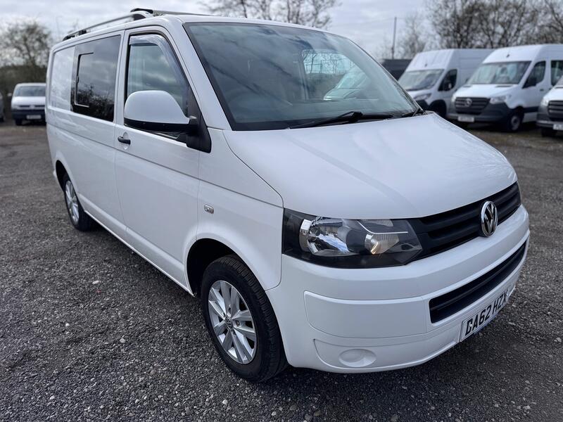 VOLKSWAGEN T5 T28 102 TDI CAMPERVAN R&R Bed. Diesel Heater. Dometic Sink & Hob. LG Fridge.  2012