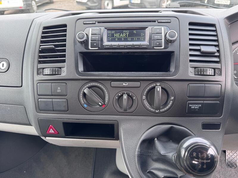 VOLKSWAGEN T5 T28 102 TDI CAMPERVAN R&R Bed. Diesel Heater. Dometic Sink & Hob. LG Fridge.  2012