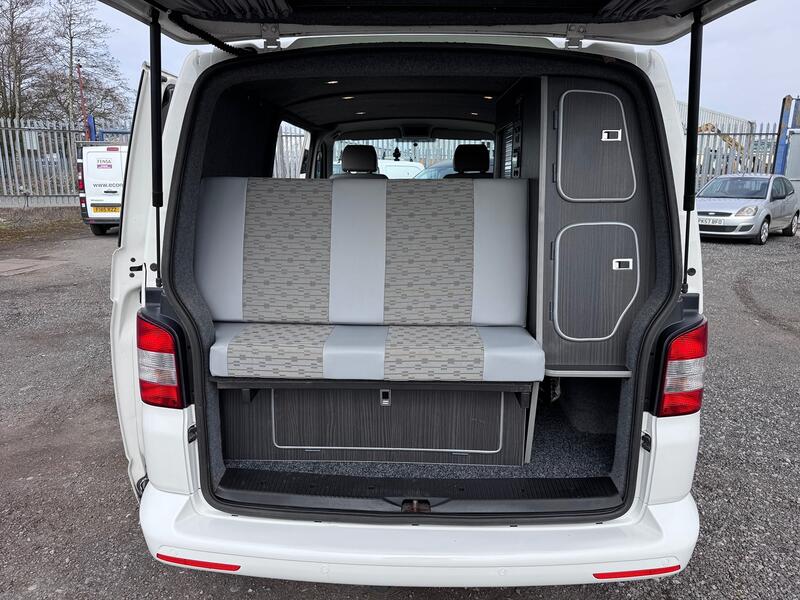 VOLKSWAGEN T5 T28 102 TDI CAMPERVAN R&R Bed. Diesel Heater. Dometic Sink & Hob. LG Fridge.  2012