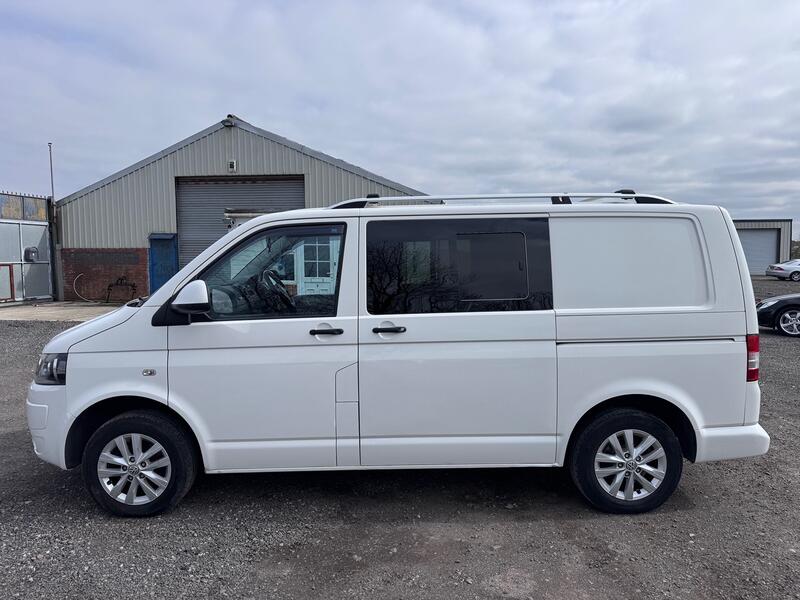 VOLKSWAGEN T5 T28 102 TDI CAMPERVAN R&R Bed. Diesel Heater. Dometic Sink & Hob. LG Fridge.  2012