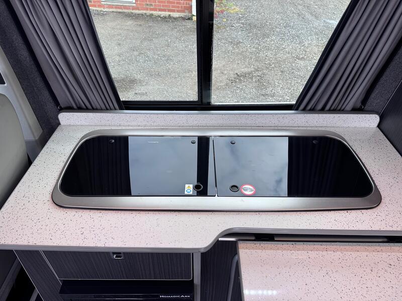 VOLKSWAGEN T5 T28 102 TDI CAMPERVAN R&R Bed. Diesel Heater. Dometic Sink & Hob. LG Fridge.  2012