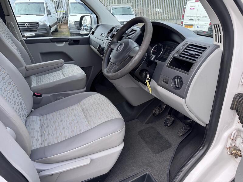VOLKSWAGEN T5 T28 102 TDI CAMPERVAN R&R Bed. Diesel Heater. Dometic Sink & Hob. LG Fridge.  2012