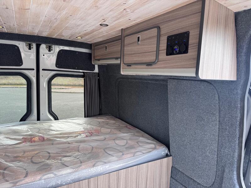 MERCEDES-BENZ SPRINTER 313 CDI MWB Campervan. New Build. Side Pods. Solar. Swivel Seat. Maxifan, Inverter. Mains Hook up.  2014