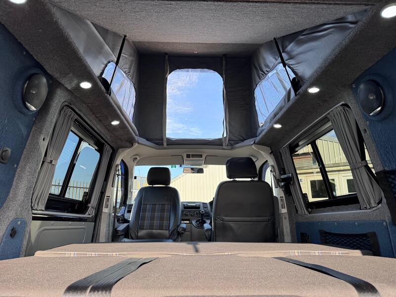 VOLKSWAGEN T5 CAMPER 2.0 TDI T32 Trendline 4Motion Pop Top Campervan Dayvan. 4 Berth. Difflock. Kitcken. RIB Bed. Raspber 2013