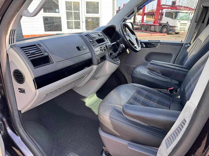 VOLKSWAGEN T5 CAMPER 2.0 TDI T32 Trendline 4Motion Pop Top Campervan Dayvan. 4 Berth. Difflock. Kitcken. RIB Bed. Raspber 2013
