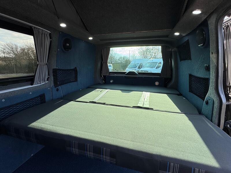 VOLKSWAGEN T5 CAMPER 2.0 TDI T32 Trendline 4Motion Pop Top Campervan Dayvan. 4 Berth. Difflock. Kitcken. RIB Bed. Raspber 2013