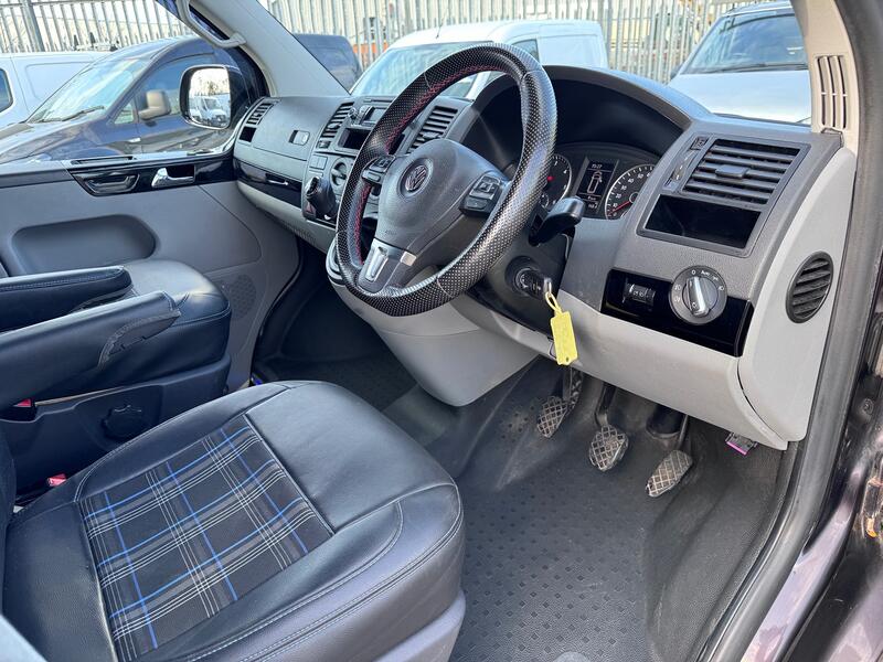 VOLKSWAGEN T5 CAMPER 2.0 TDI T32 Trendline 4Motion Pop Top Campervan Dayvan. 4 Berth. Difflock. Kitcken. RIB Bed. Raspber 2013