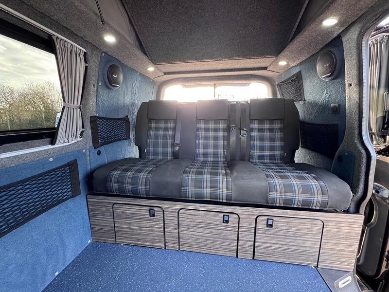 VOLKSWAGEN T5 CAMPER 2.0 TDI T32 Trendline 4Motion Pop Top Campervan Dayvan. 4 Berth. Difflock. Kitcken. RIB Bed. Raspber 2013