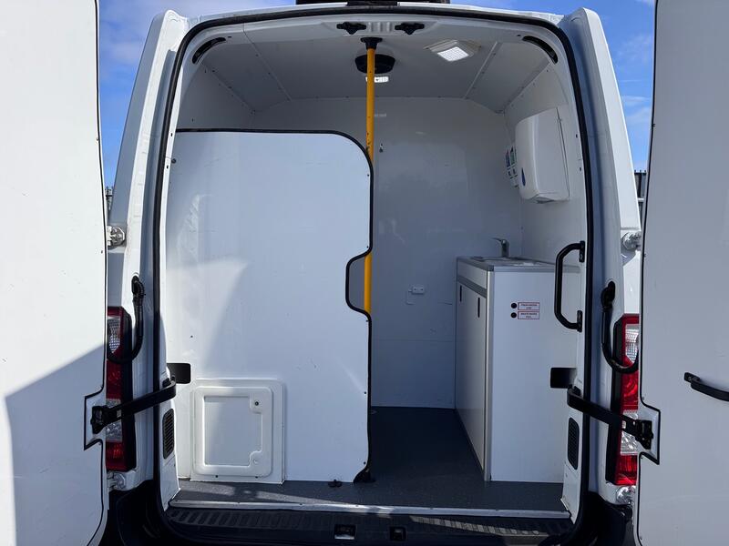 RENAULT MASTER 2.3 FWD LM35 dCi 135 Business Welfare Mess Van. Toilet. Heating. Fridge. Solar. LWB 49k  2020