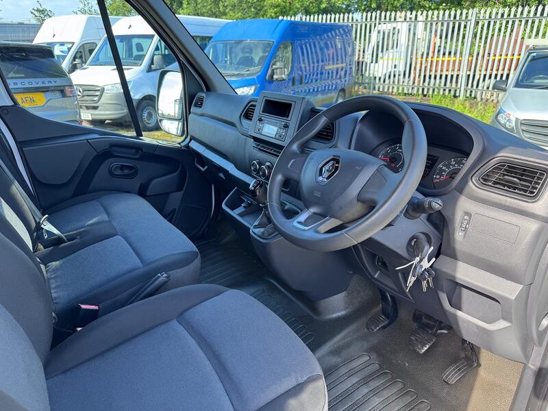 RENAULT MASTER 2.3 FWD LM35 dCi 135 Business Welfare Mess Van. Toilet. Heating. Fridge. Solar. LWB 49k  2020