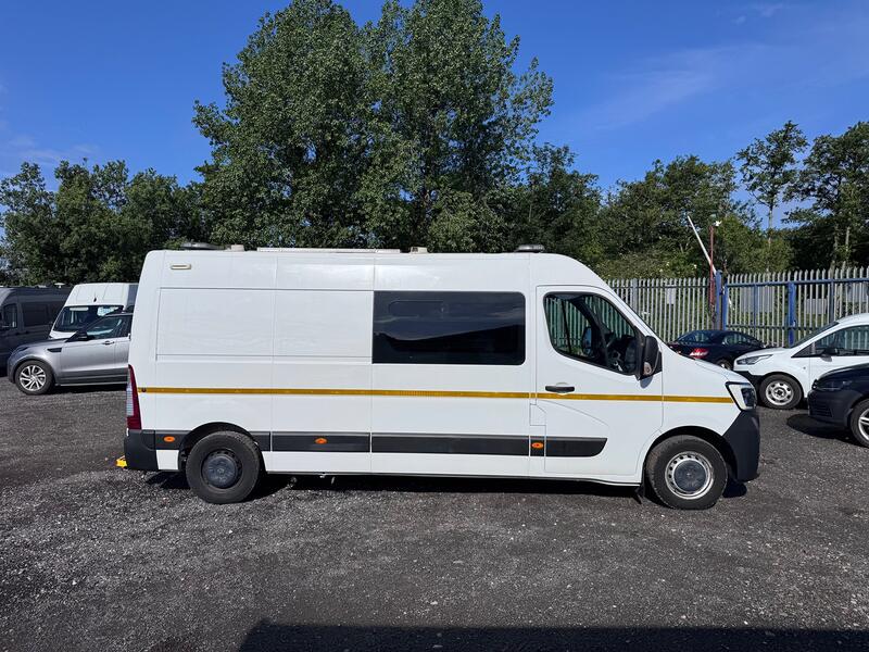 RENAULT MASTER 2.3 FWD LM35 dCi 135 Business Welfare Mess Van. Toilet. Heating. Fridge. Solar. LWB 49k  2020