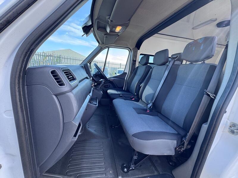 RENAULT MASTER 2.3 FWD LM35 dCi 135 Business Welfare Mess Van. Toilet. Heating. Fridge. Solar. LWB 49k  2020