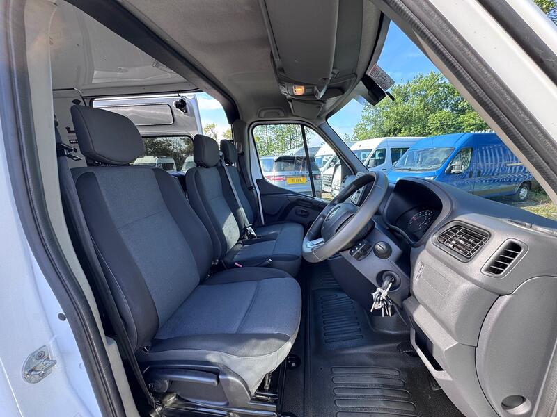 RENAULT MASTER 2.3 FWD LM35 dCi 135 Business Welfare Mess Van. Toilet. Heating. Fridge. Solar. LWB 49k  2020