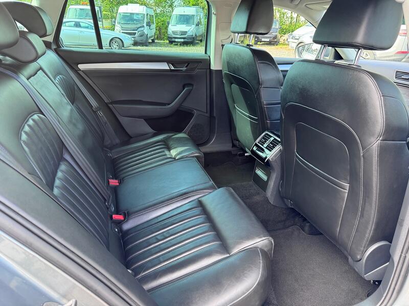 SKODA SUPERB SE L Executive Estate. 2.0 TDI 150. 6sp. Leather. Nav. DAB. 2017
